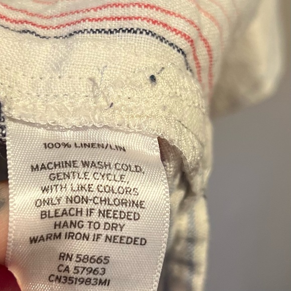 CASLON V-BACK LINEN TOP - Picture 5 of 11